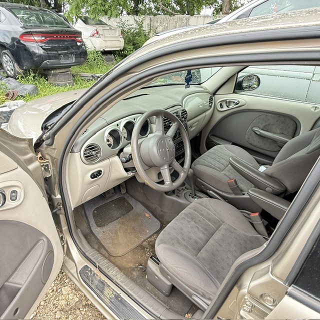 chrysler pt cruiser 2002 3C8FY58BX2T263820 image chrysler pt cruiser 2002 3C8FY58BX2T263820 image